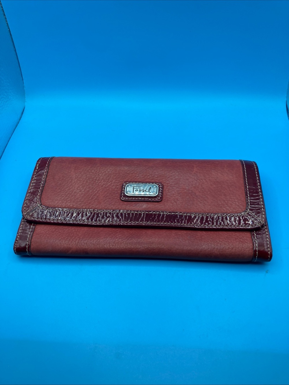 Fossil Two-Tone Burgundy and Deep Wine Leather Clutch Wallet